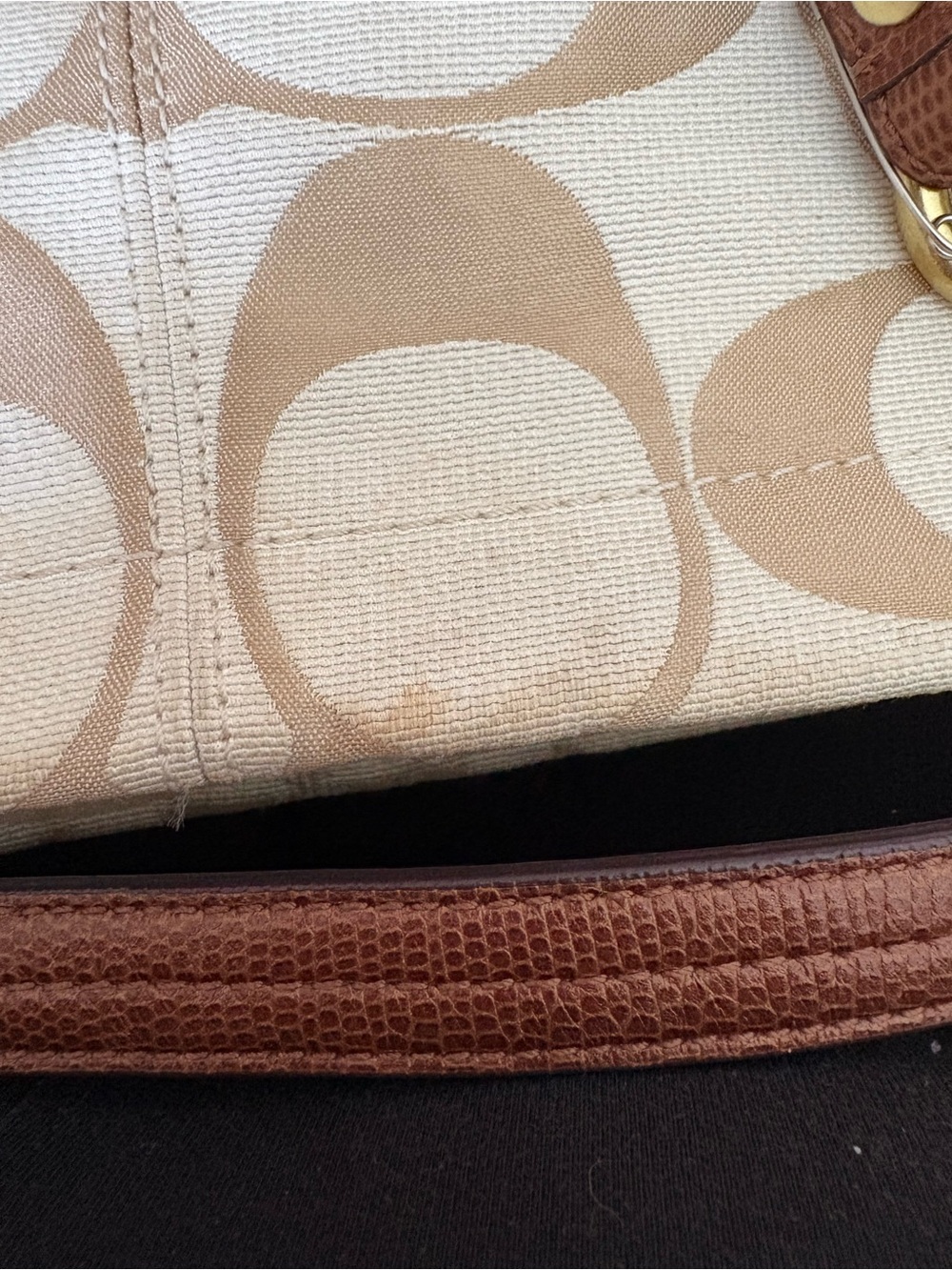 Coach Signature Canvas Shoulder Bag in Khaki/Chalk - Picture 13 of 14